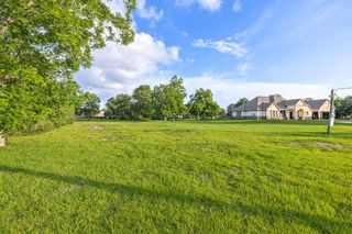 906 E Archer Road, Baytown, TX 77521