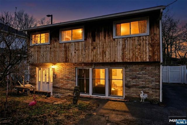 638 Washington Avenue, Twp Of Washington, NJ 07676