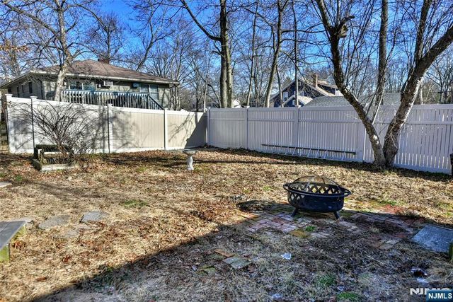 638 Washington Avenue, Twp Of Washington, NJ 07676