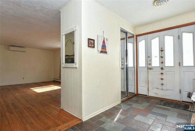 638 Washington Avenue, Twp Of Washington, NJ 07676