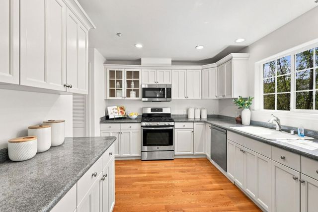 1263 Holly Street B, San Carlos, CA 94070