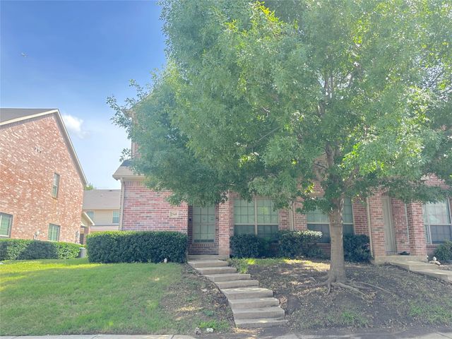 2349 Homewood Lane, Grand Prairie, TX 75050