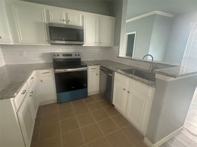2349 Homewood Lane, Grand Prairie, TX 75050