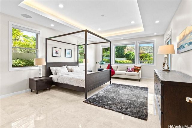 4218 Kaimanahila Street, Honolulu, HI 96816