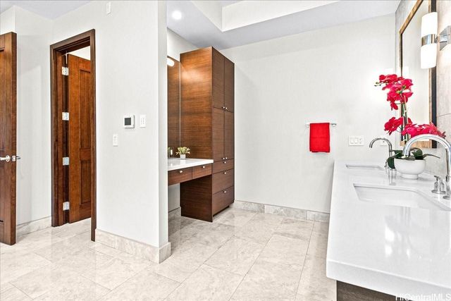 4218 Kaimanahila Street, Honolulu, HI 96816