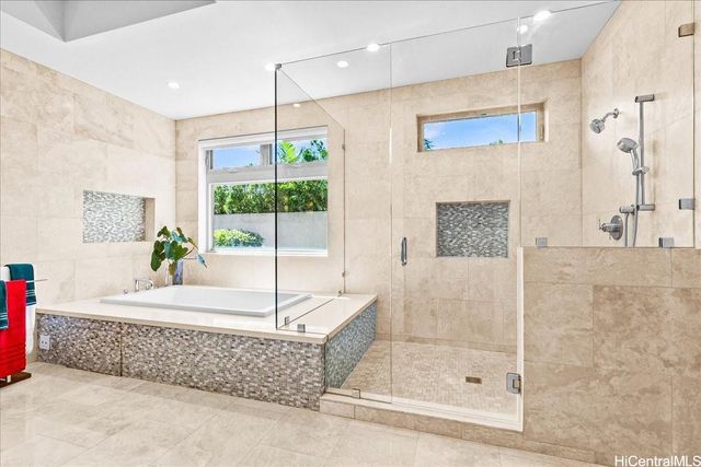 4218 Kaimanahila Street, Honolulu, HI 96816