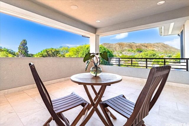 4218 Kaimanahila Street, Honolulu, HI 96816