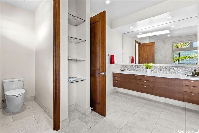 4218 Kaimanahila Street, Honolulu, HI 96816