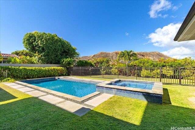 4218 Kaimanahila Street, Honolulu, HI 96816