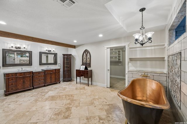 741 County Road 351, Hondo, TX 78861
