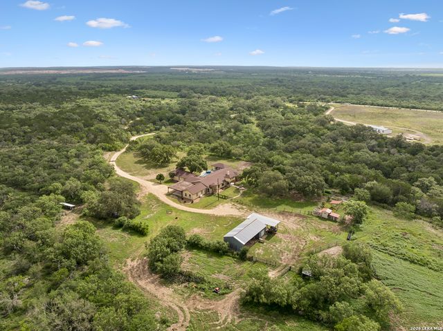 741 County Road 351, Hondo, TX 78861