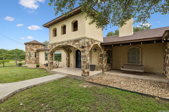 741 County Road 351, Hondo, TX 78861