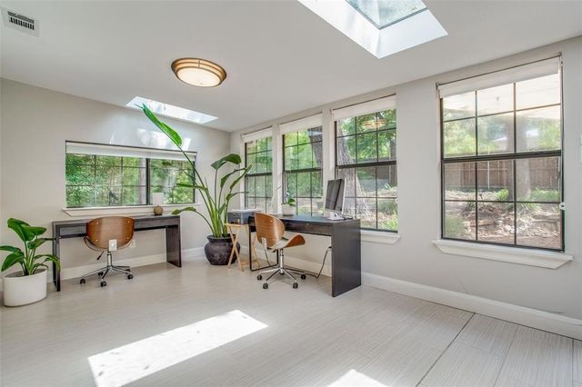 2824 W Kiest Boulevard, Dallas, TX 75233