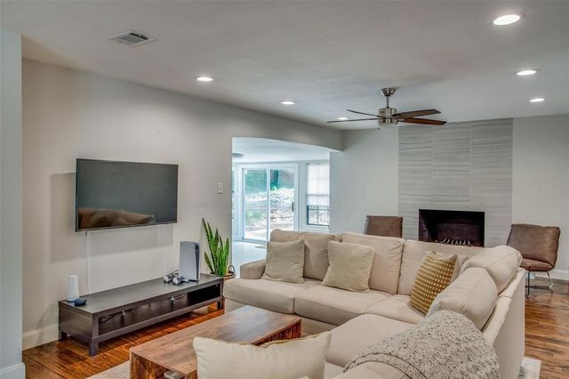 2824 W Kiest Boulevard, Dallas, TX 75233
