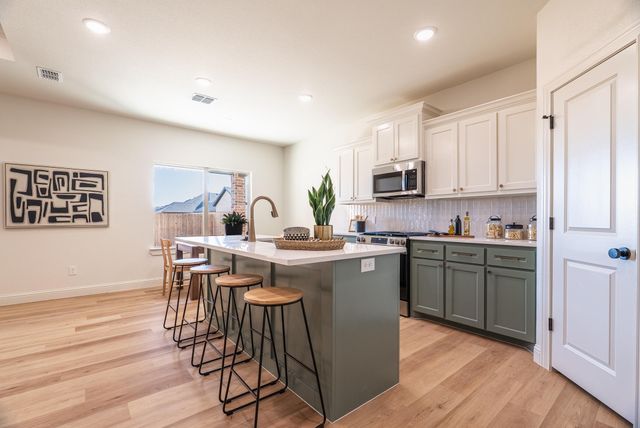 705 E 14th Street, Wolfforth, TX 79382