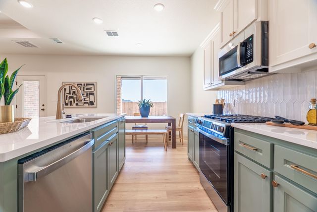 705 E 14th Street, Wolfforth, TX 79382