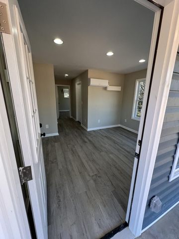 4329 Live Oak Road, Dalzell, SC 29040