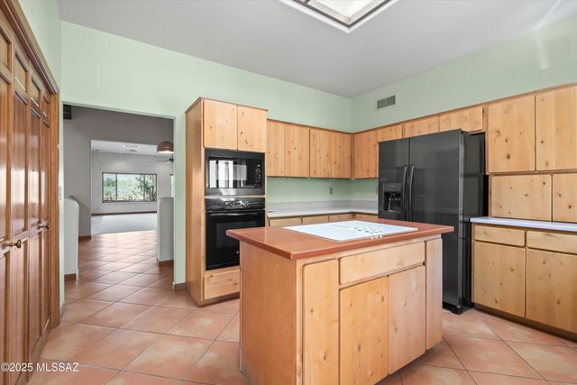 10041 E Rayann Place, Tucson, AZ 85749