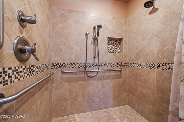 10041 E Rayann Place, Tucson, AZ 85749