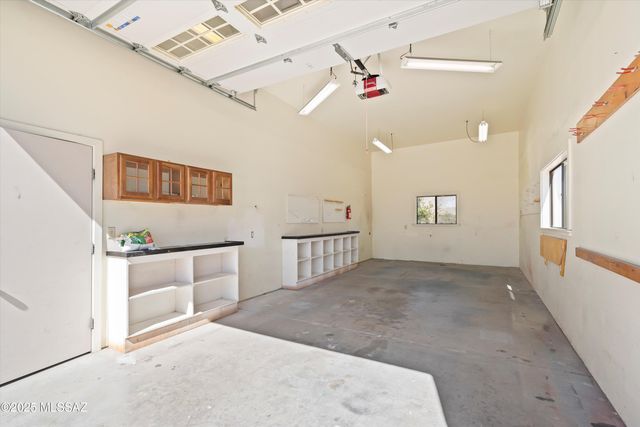 10041 E Rayann Place, Tucson, AZ 85749