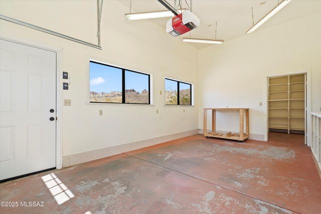 10041 E Rayann Place, Tucson, AZ 85749