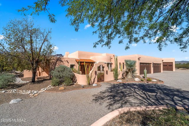 10041 E Rayann Place, Tucson, AZ 85749