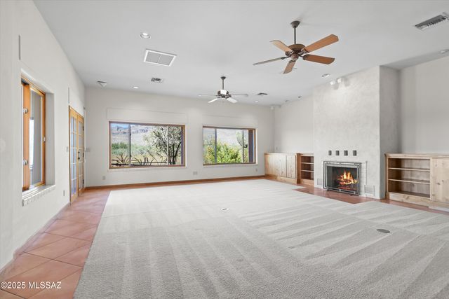 10041 E Rayann Place, Tucson, AZ 85749