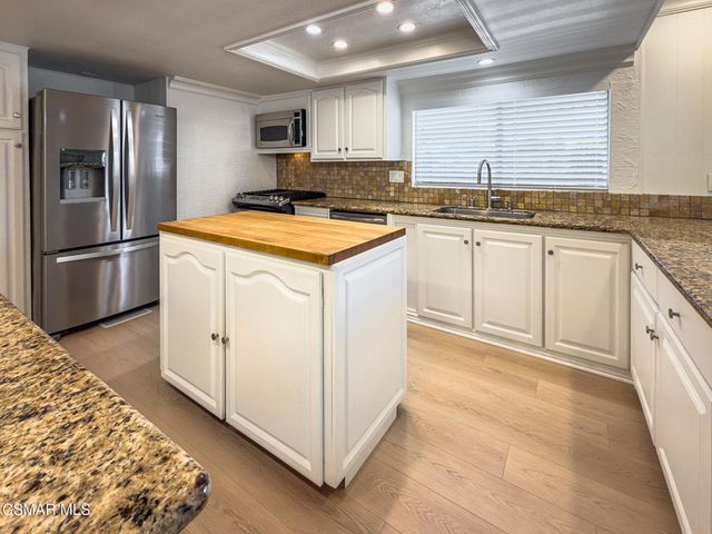 144 La Fortuna, Newbury Park, CA 91320