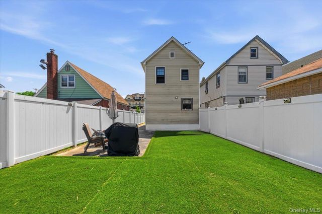 21825 104th Avenue, Queens Village, NY 11429