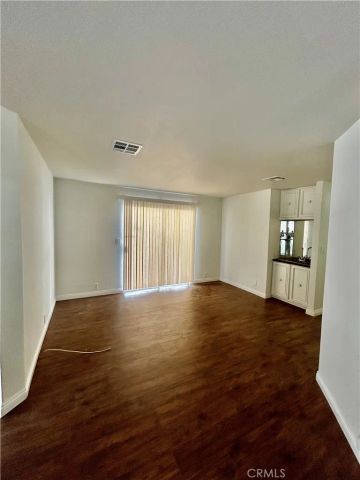 725 W Thornton Ave 105, Hemet, CA 92543