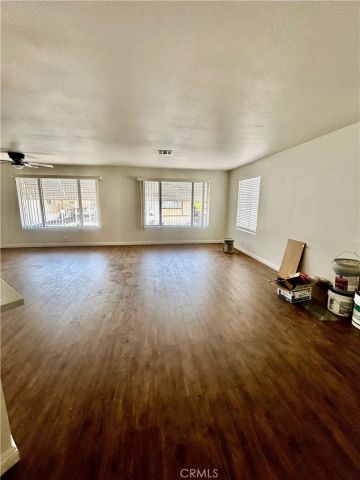 725 W Thornton Ave 105, Hemet, CA 92543