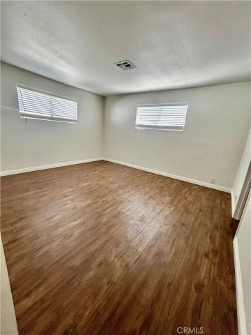 725 W Thornton Ave 105, Hemet, CA 92543