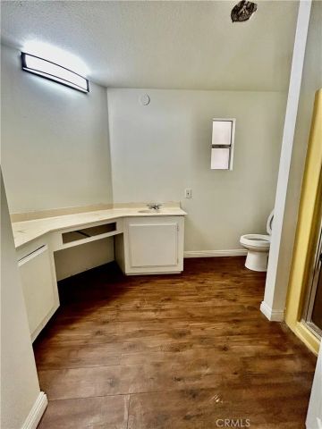 725 W Thornton Ave 105, Hemet, CA 92543