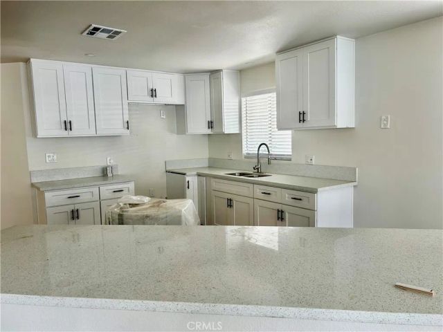 725 W Thornton Ave 105, Hemet, CA 92543