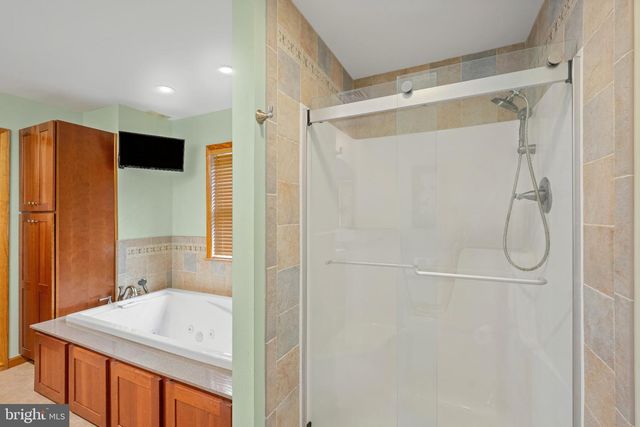 1861 W LISBURN RD W, Carlisle, PA 17015