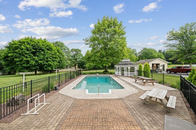1861 W LISBURN RD W, Carlisle, PA 17015