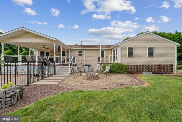1861 W LISBURN RD W, Carlisle, PA 17015