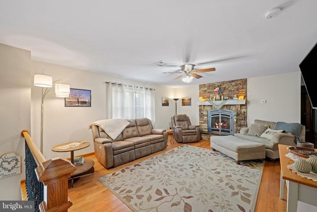 1861 W LISBURN RD W, Carlisle, PA 17015