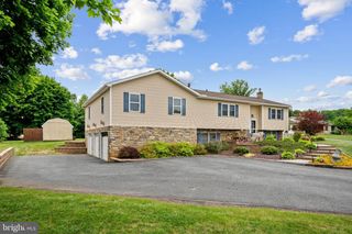 1861 W LISBURN RD W, Carlisle, PA 17015