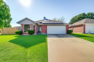 1008 Miles Avenue, Burleson, TX 76028