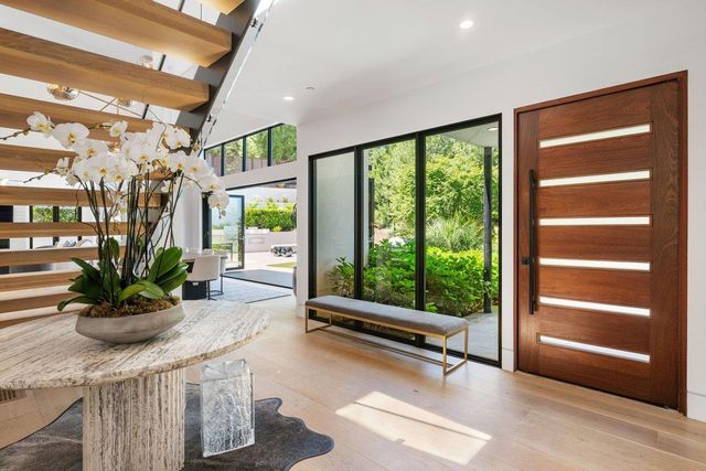 255 Brentwood Road, Hillsborough, CA 94010