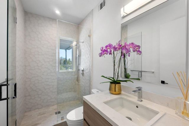 255 Brentwood Road, Hillsborough, CA 94010