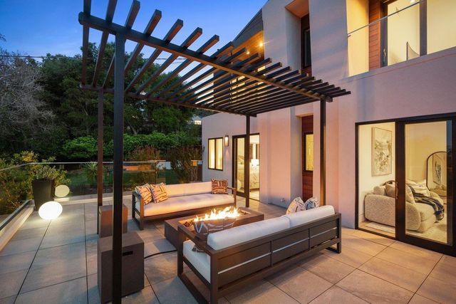 255 Brentwood Road, Hillsborough, CA 94010