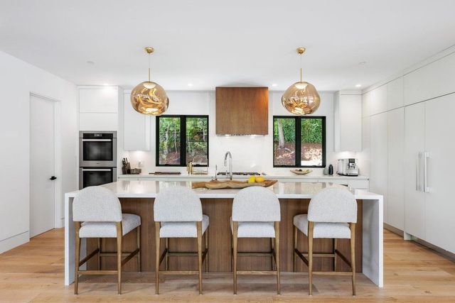 255 Brentwood Road, Hillsborough, CA 94010