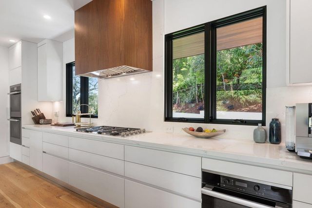 255 Brentwood Road, Hillsborough, CA 94010