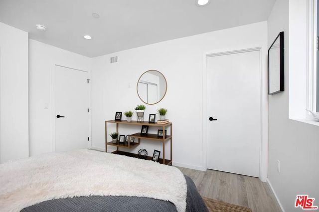 945 N Oxford Avenue 2, Los Angeles, CA 90029