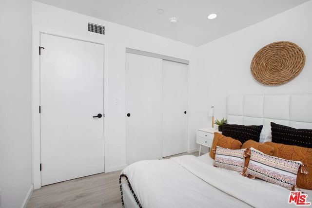 945 N Oxford Avenue 2, Los Angeles, CA 90029