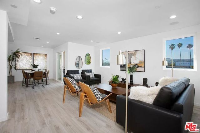 945 N Oxford Avenue 2, Los Angeles, CA 90029