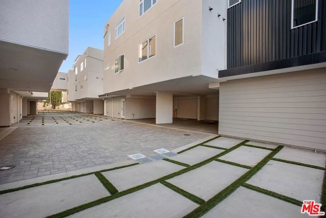 945 N Oxford Avenue 2, Los Angeles, CA 90029