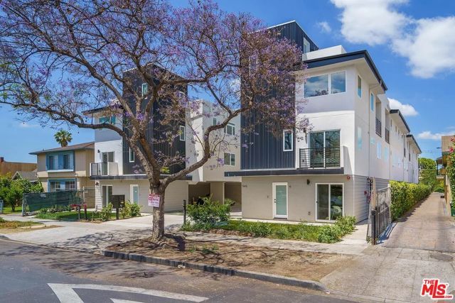 945 N Oxford Avenue 2, Los Angeles, CA 90029